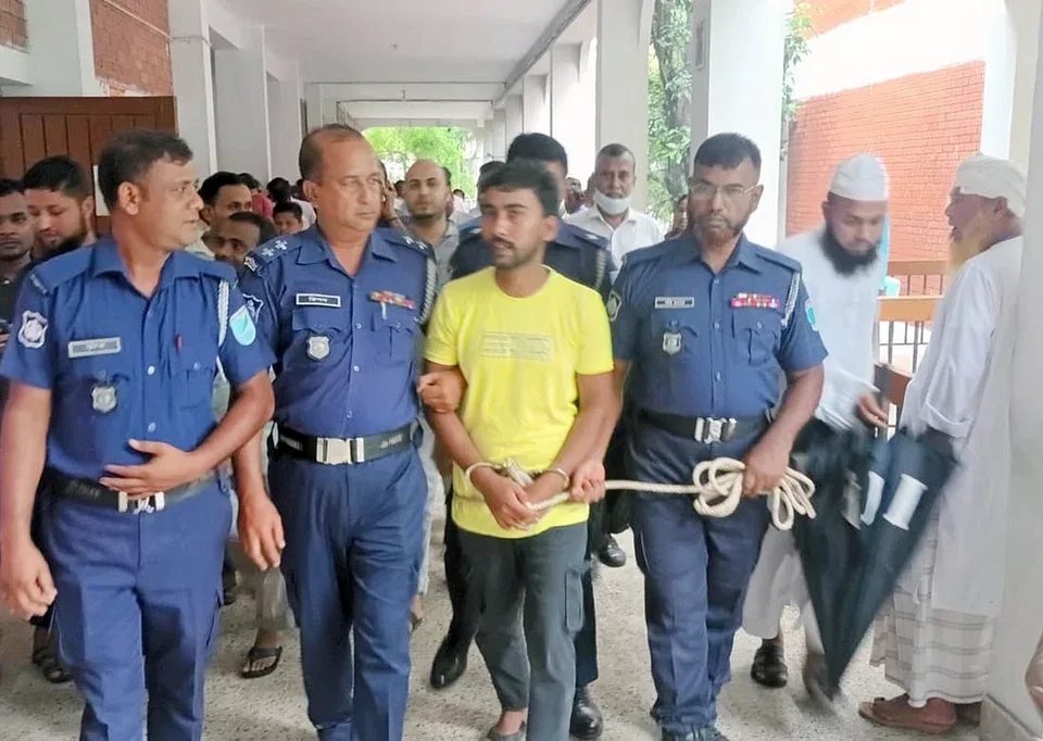সিঙ্গাইরে বন্ধুকে হত্যার পর লাশ পুড়িয়ে গুমের চেষ্টা, যুবকের মৃত্যুদণ্ড